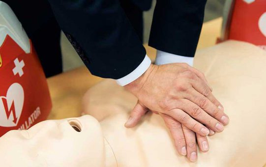 Defibrillator (AED) für Laienhelfer